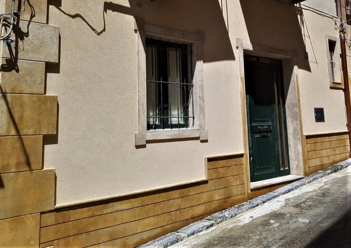 Casa Vacanze, In Centro Citta Caltanissetta Eksteriør billede